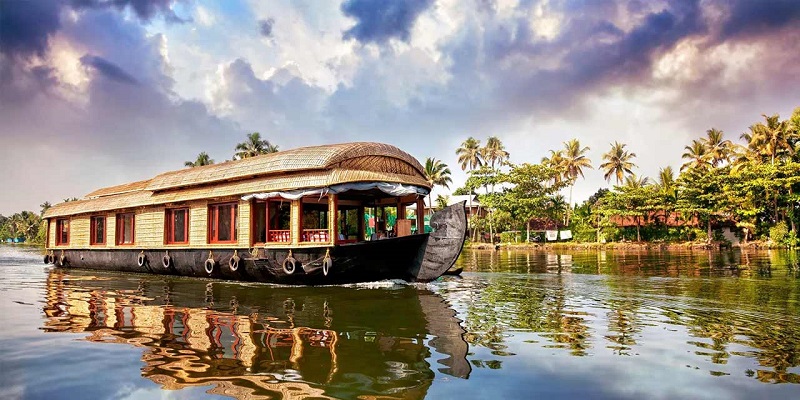 about kerala tourism in hindi